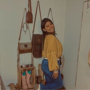 Meet your Posher, Yadira